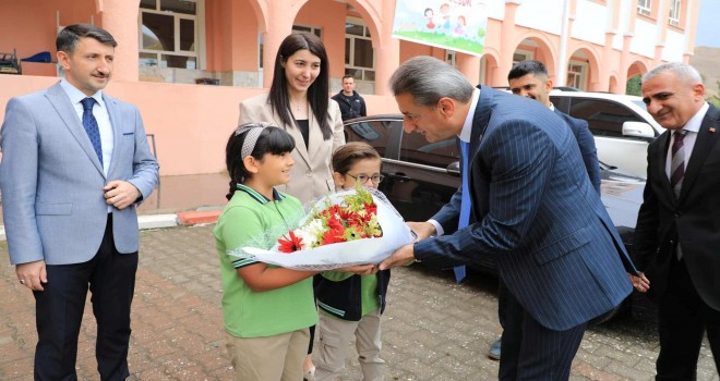 Bitlis’te İlköğretim Haftası Törenle Kutlandı