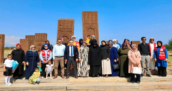 Bitlis’te ‘İlimizi Tanıyalım Anneler Projesi’ Kapsamında Gezi Düzenlendi