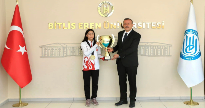 Bitlisli Sporcu Özlem Melek Korkmaz Dünya Şampiyonu Oldu